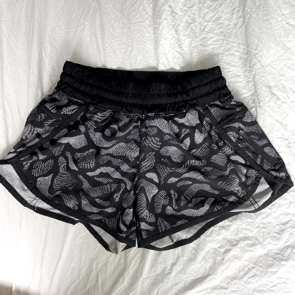 Lululemon 4” Tracker Short IV